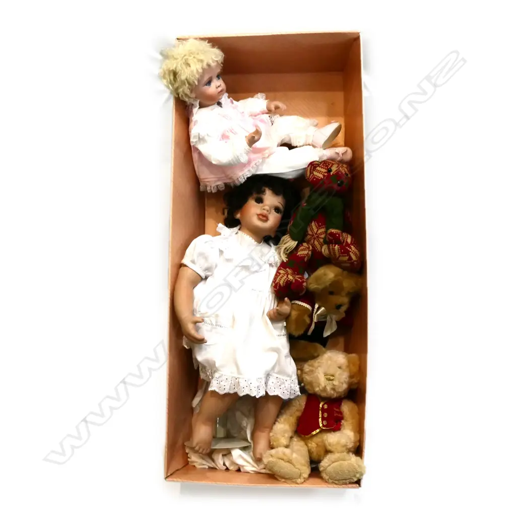 BOX LOT ASST DOLLS, TEDDIES ETC Image 1++