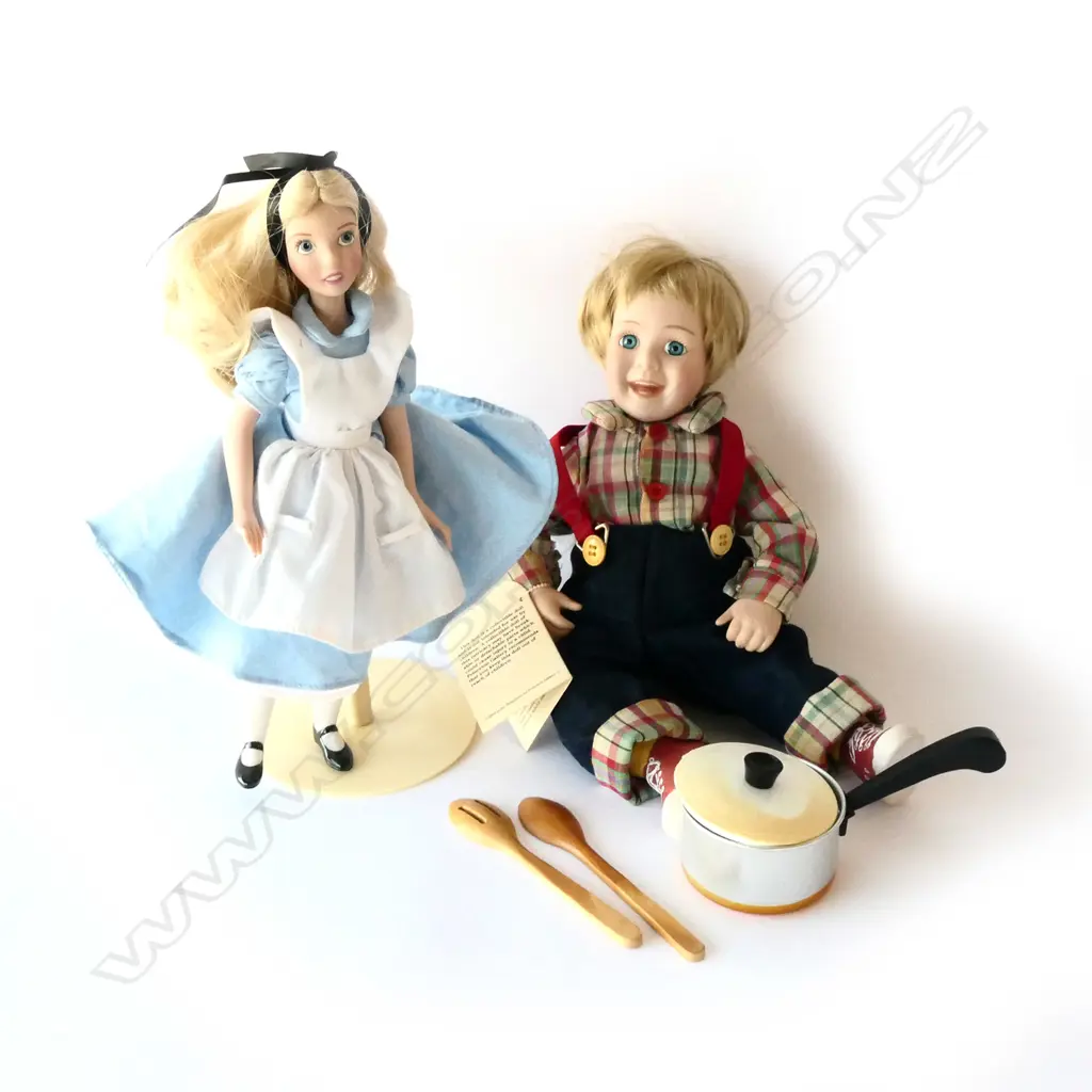 COLLECTORS BOY DOLL + ALICE IN WONDERLAND H 360 MM Image 1++