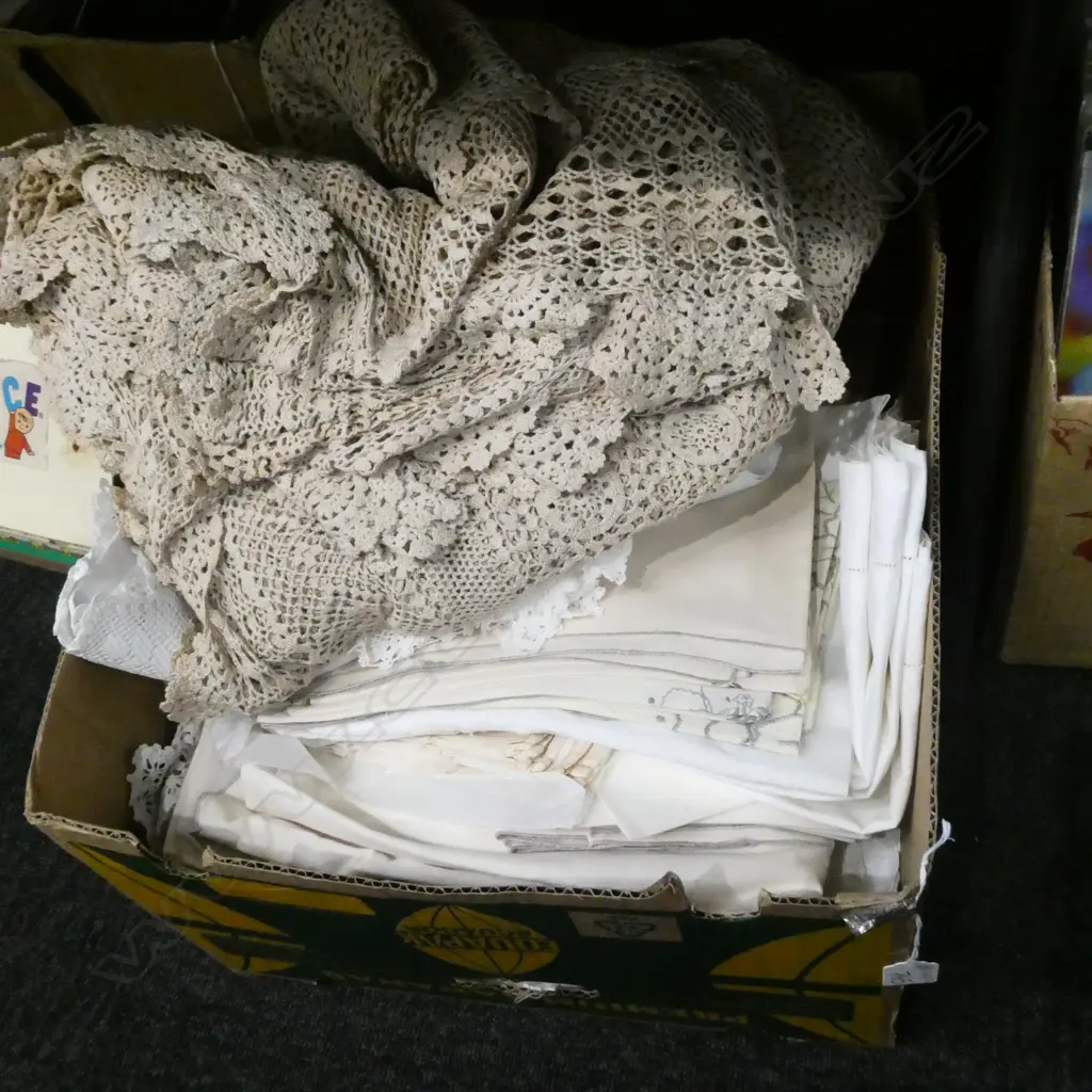 BOX LOT ASST LINEN; TABLECLOTHS, LACE ETC Image 1++