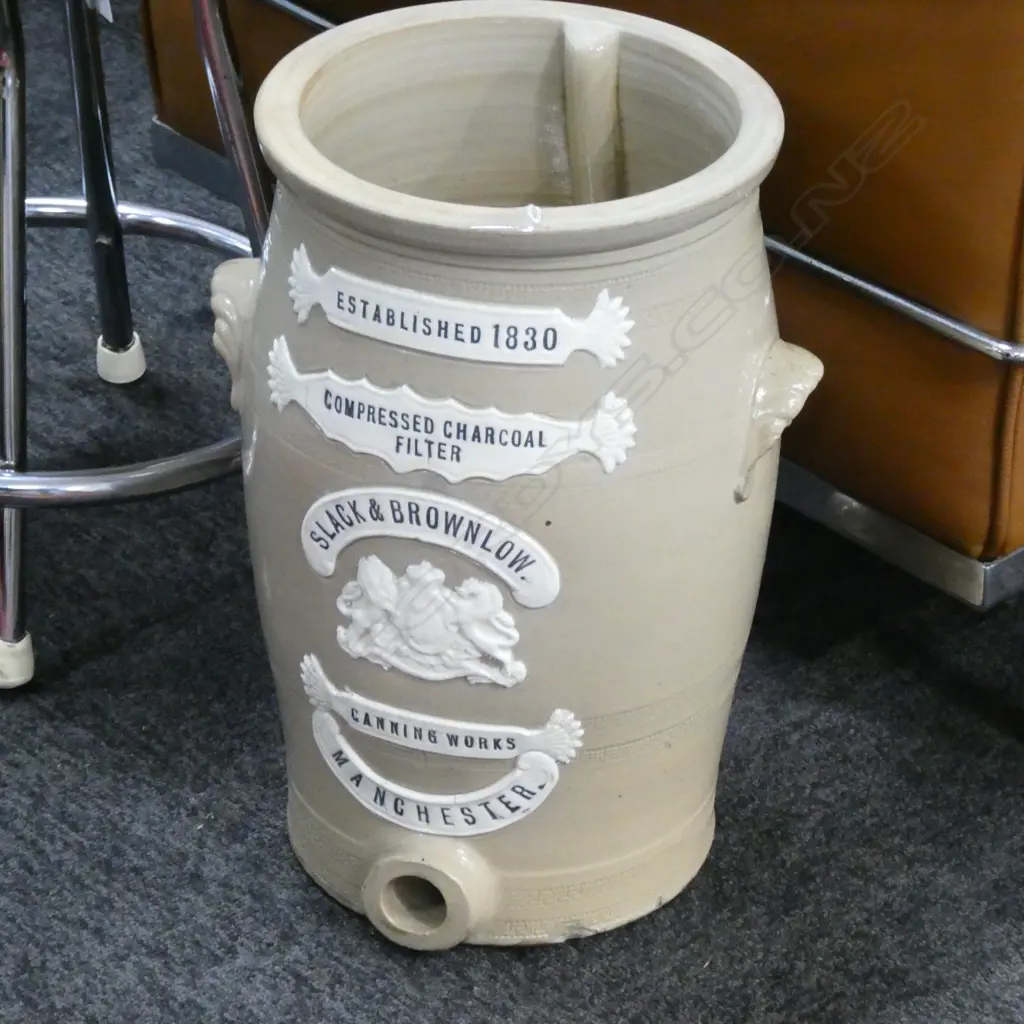 19thc SLACK AND BARLOW COMPRESSED CHARCOAL WATER FILTER WITH  COAT OF ARMS H 400 MM NO COVER Image 1++