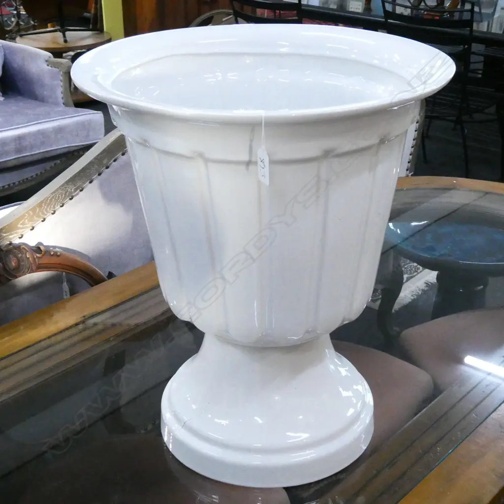 MCSKIMMING WHITE GLAZED LARGE URN (2 PCE) Image 1++