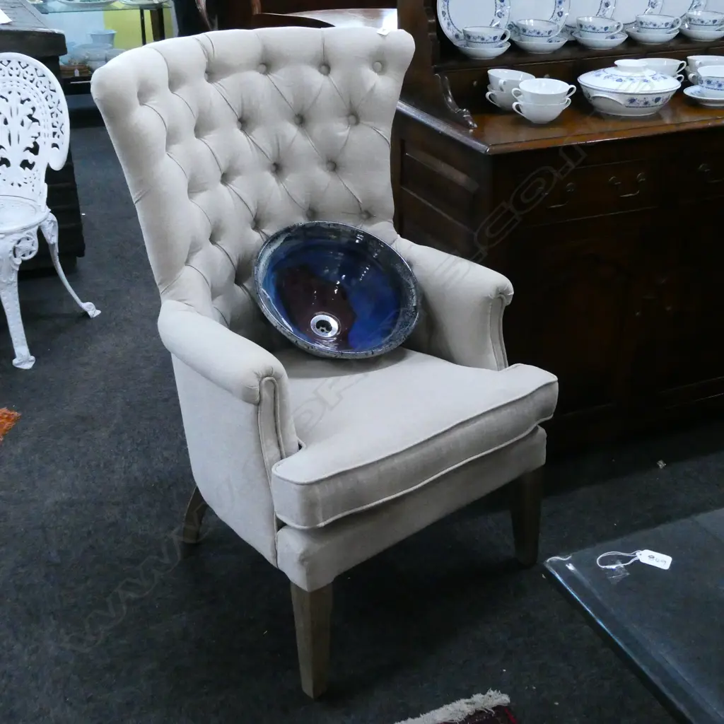 PR DESIGNER BUTTON BACK LOUNGE CHAIRS ROLL ARM Image 1++