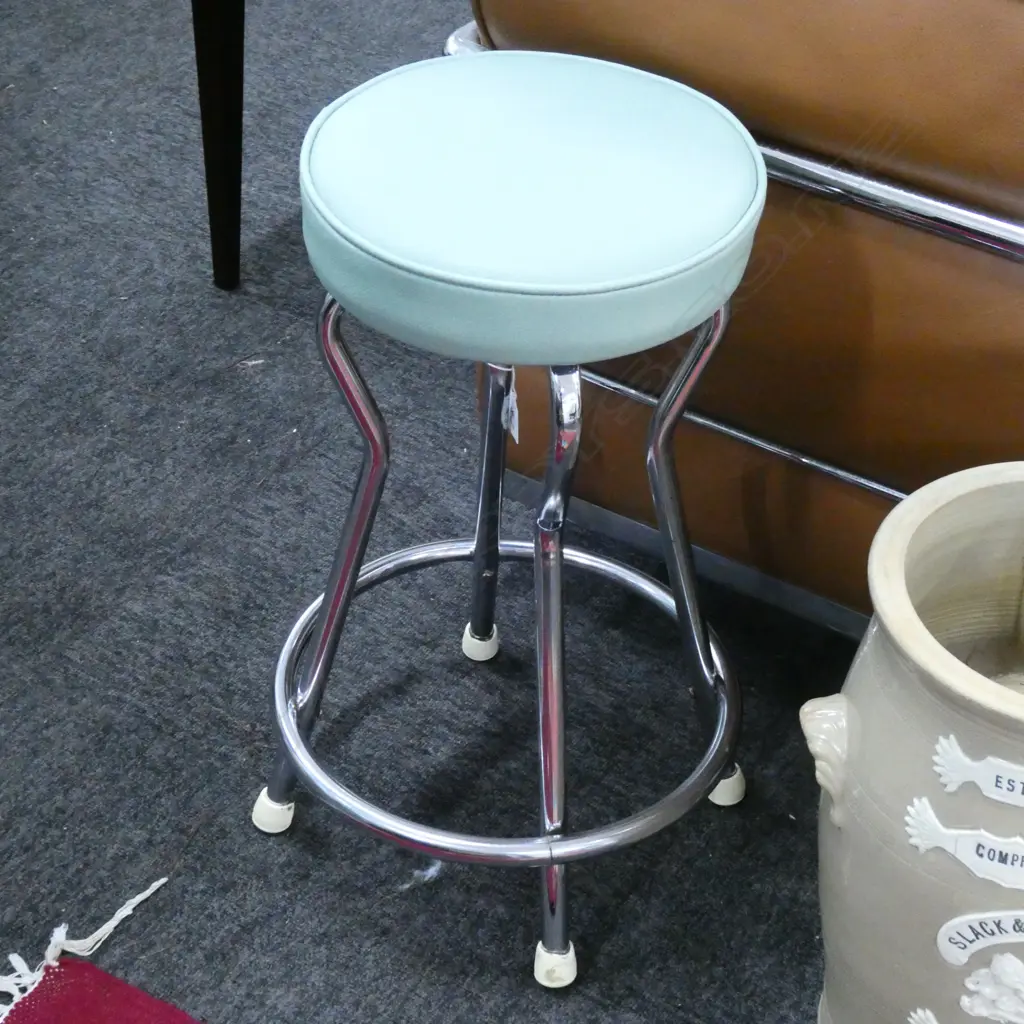 1960S CHROME STOOL Image 1++