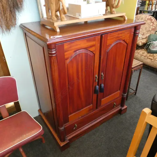 MAHOGANY ENTERTAINMENT UNIT H. 1130MM