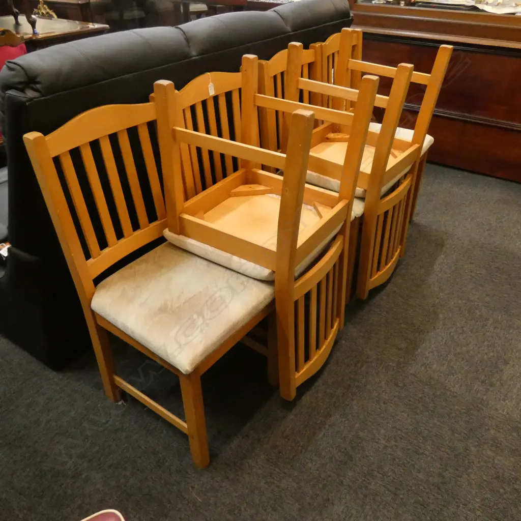 6 PINE CHAIRS  Image 1++