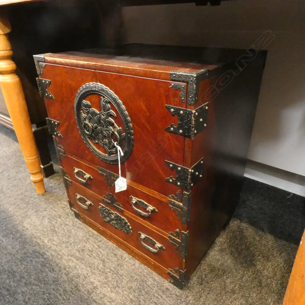 20THC JAPANESE SMALL TANSU CABINET/CHEST Image 1++