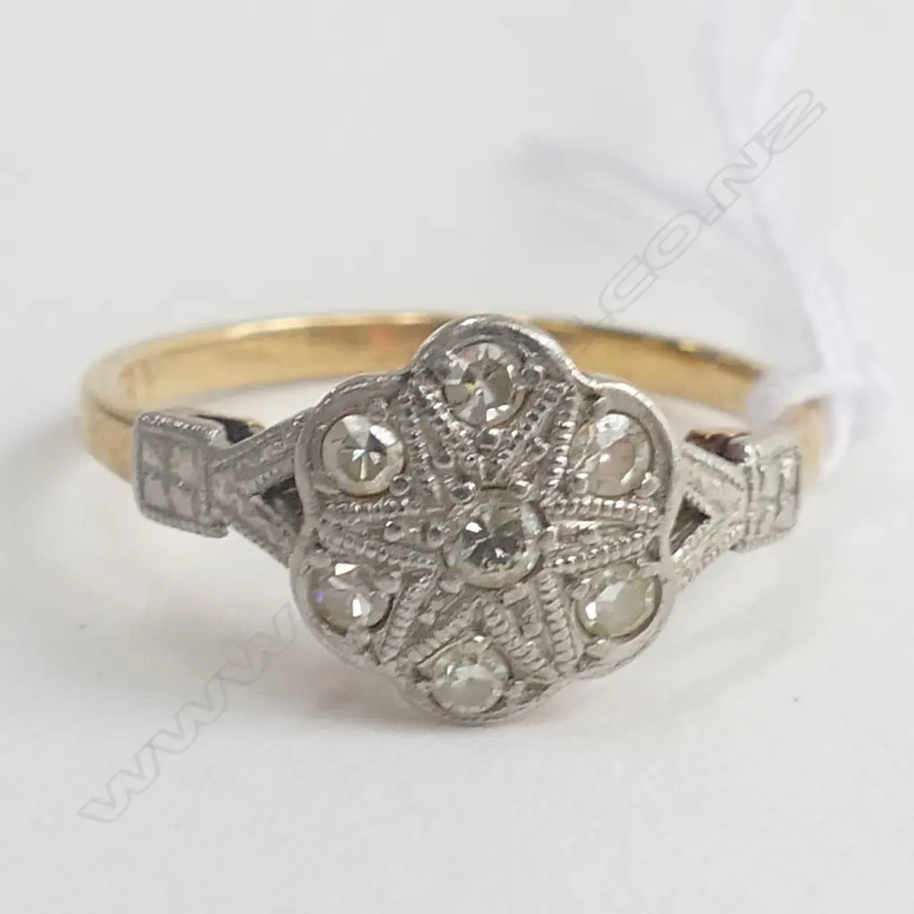 18ct GOLD & DIAMOND RING, PLATINUM MOUNTS TOTAL 2.3gm Image 1++