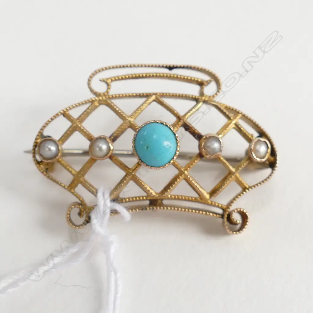 9ct GOLD BASKET BROOCH SET w PEARLS & TURQUOISE. 2.6gm  Image 1++