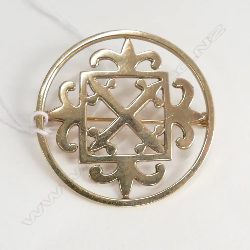 9ct GOLD CIRCULAR BROOCH.  8.1gm Image 1++