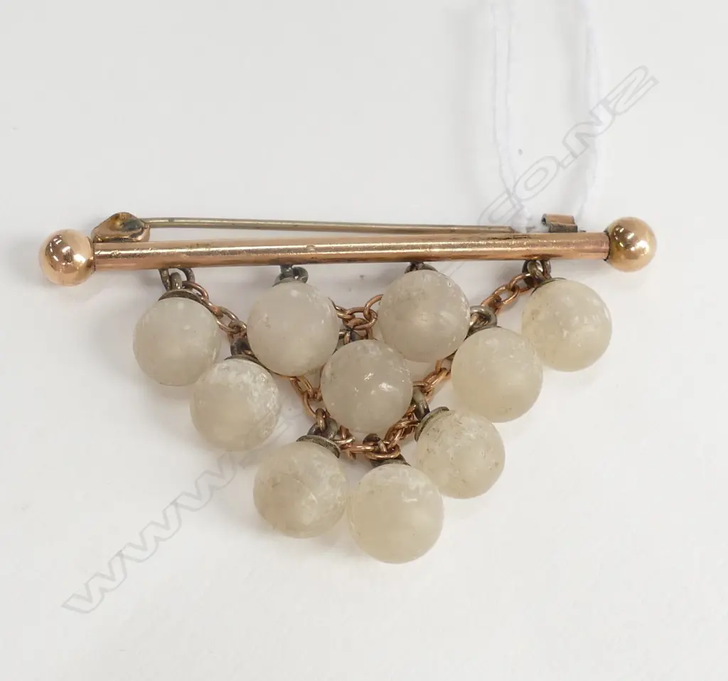 9ct GOLD & SIMULATED PEARL BROOCH Image 1++