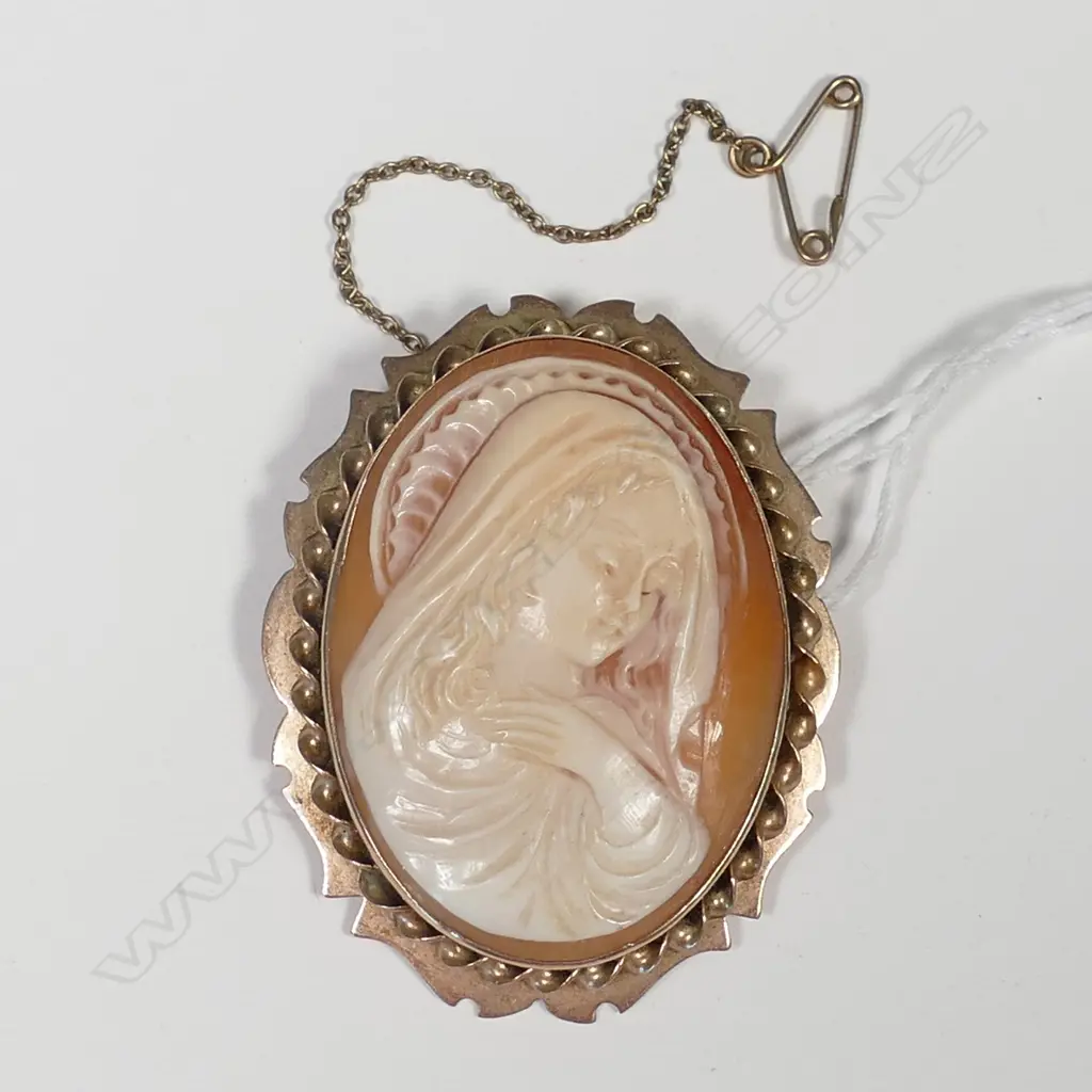 9CT GOLD MADONNA CAMEO BROOCH  Image 1++