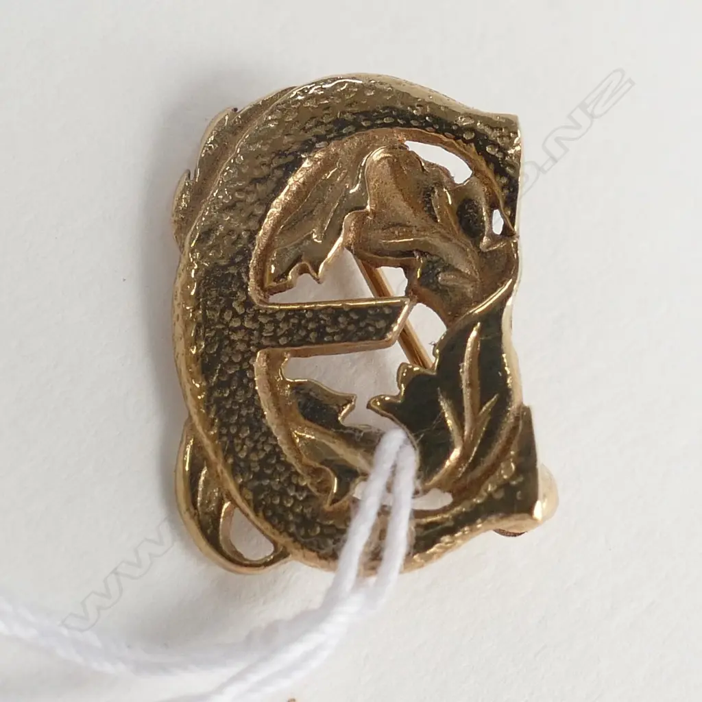 9ct GOLD INITIAL 'E' BROOCH 1.54gm Image 1++
