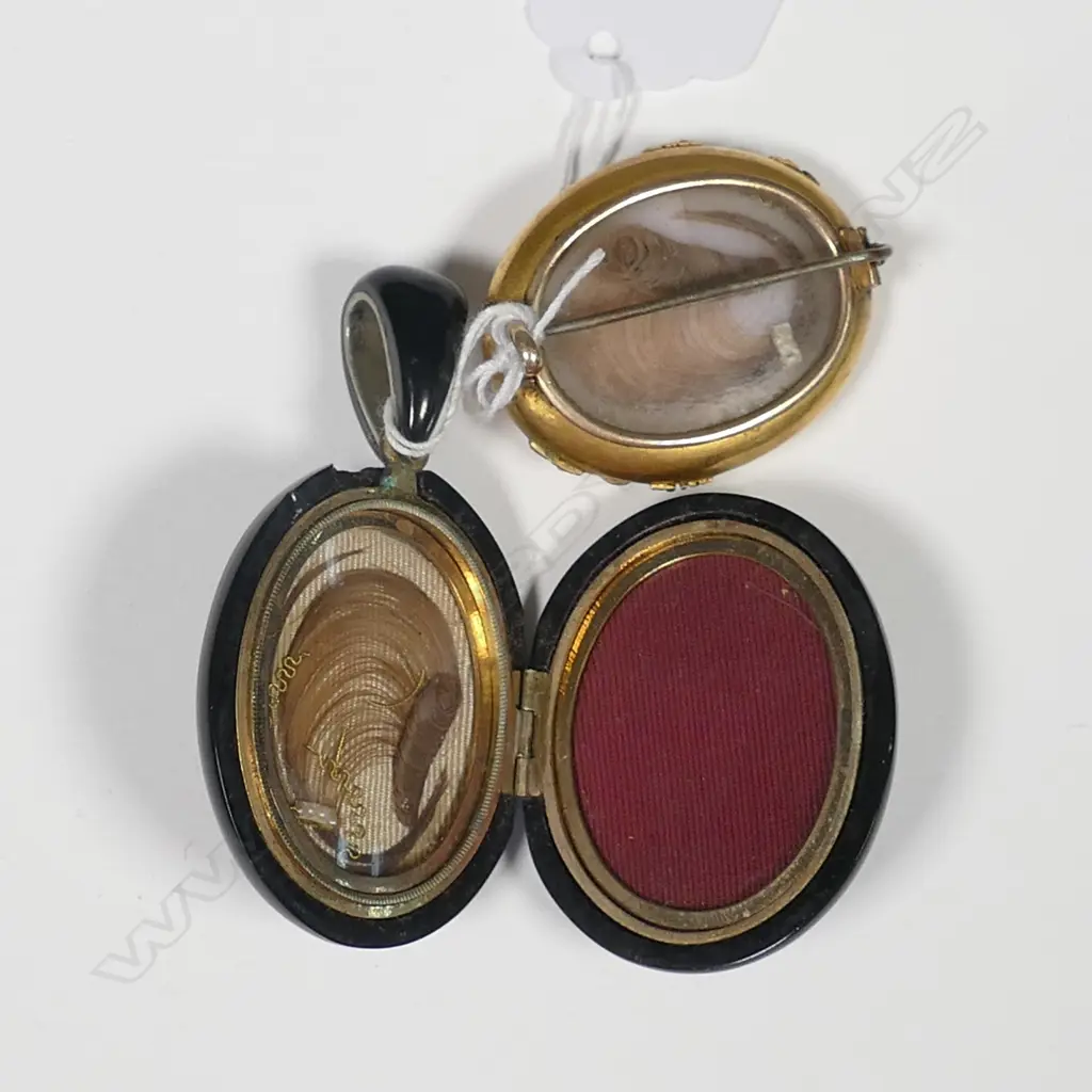 GOLD PLATED / JET HAIR LOCKETS Image 1++