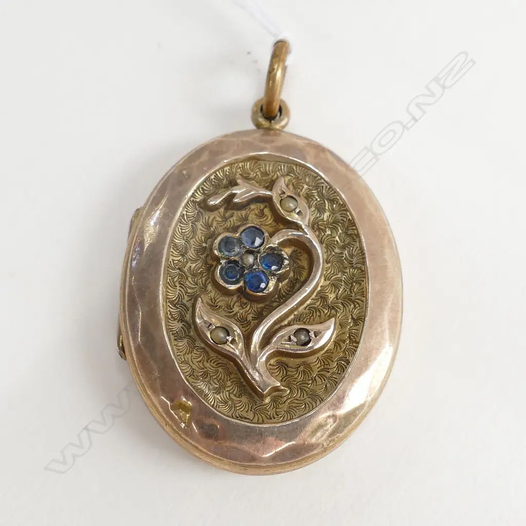 9ct GOLD LOCKET w PEARLS & SAPPHIRES (BRASS REPLACEMENT BACK) Image 1++