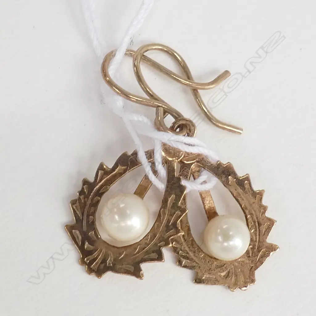 9ct GOLD & CULTURED PEARL EARRINGS 0.9gm Image 1++
