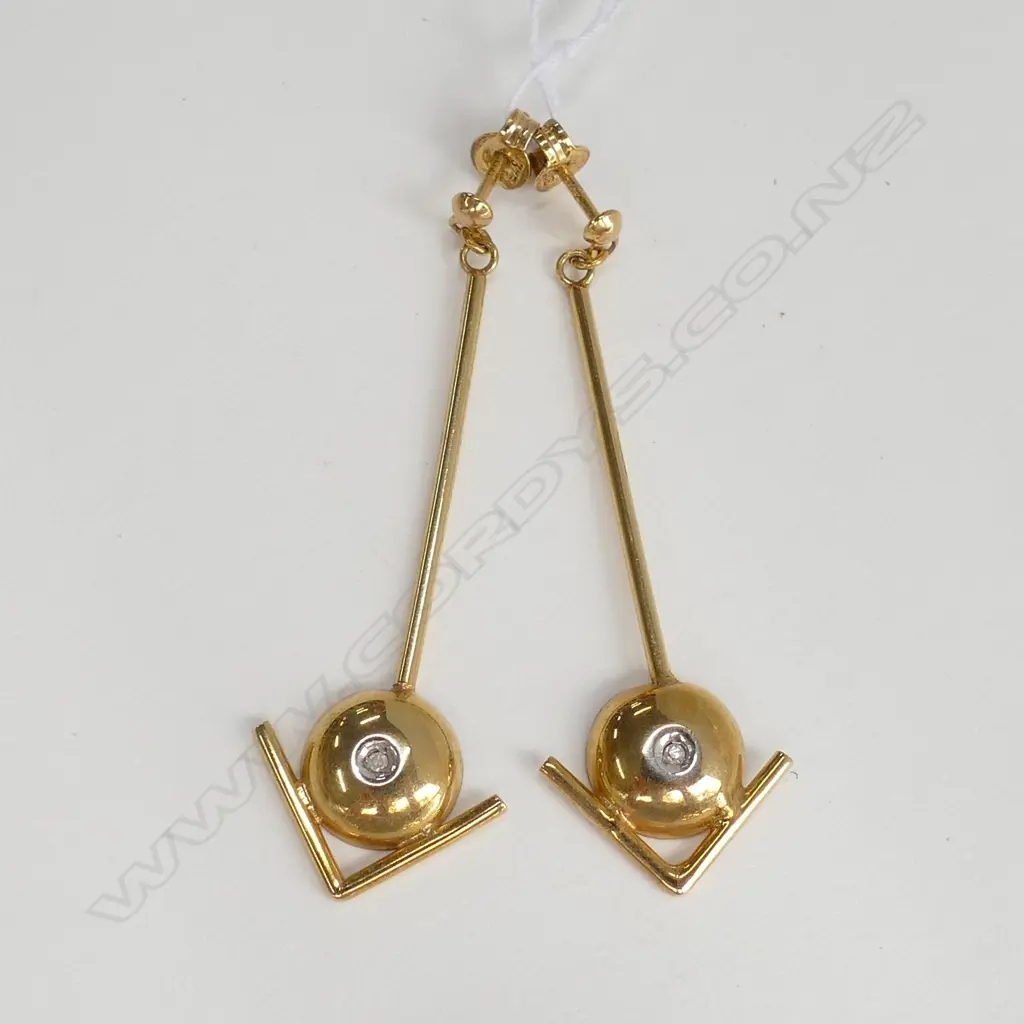 PR 9ct GOLD DROP EARRINGS w SMALL DIAMONDS. 3.22gm Image 1++