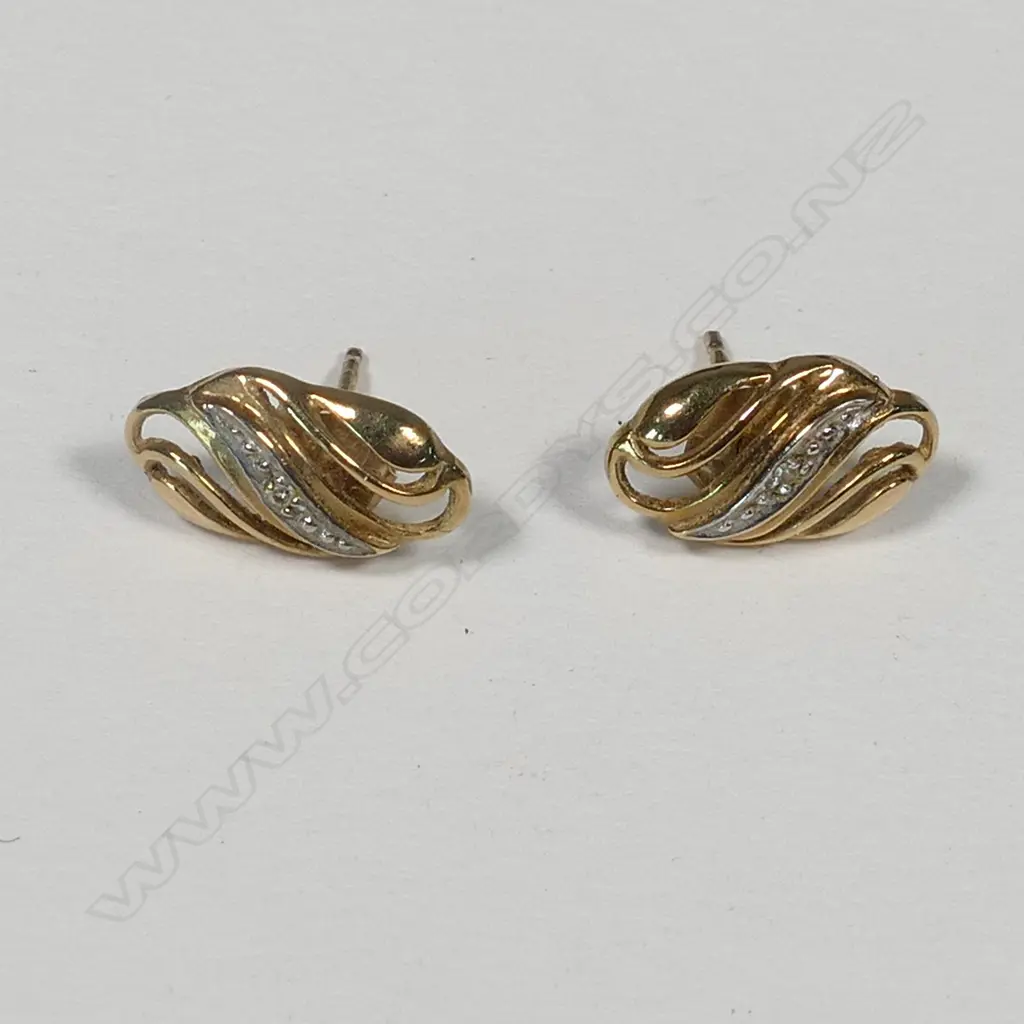PAIR 9CT GOLD EARRINGS 1.38GM Image 1++