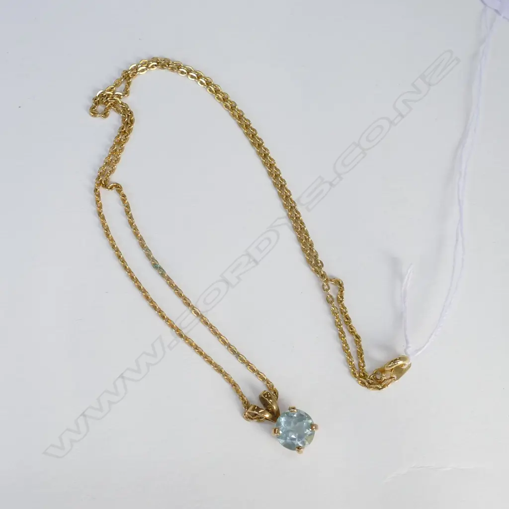 14ct GOLD AQUAMARINE PENDANT ON ROLLED GOLD CHAIN  Image 1++