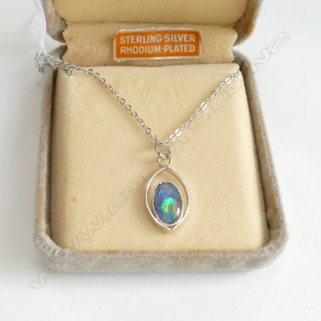 STG SILVER AUSTRALIAN OPAL PENDANT Image 1++