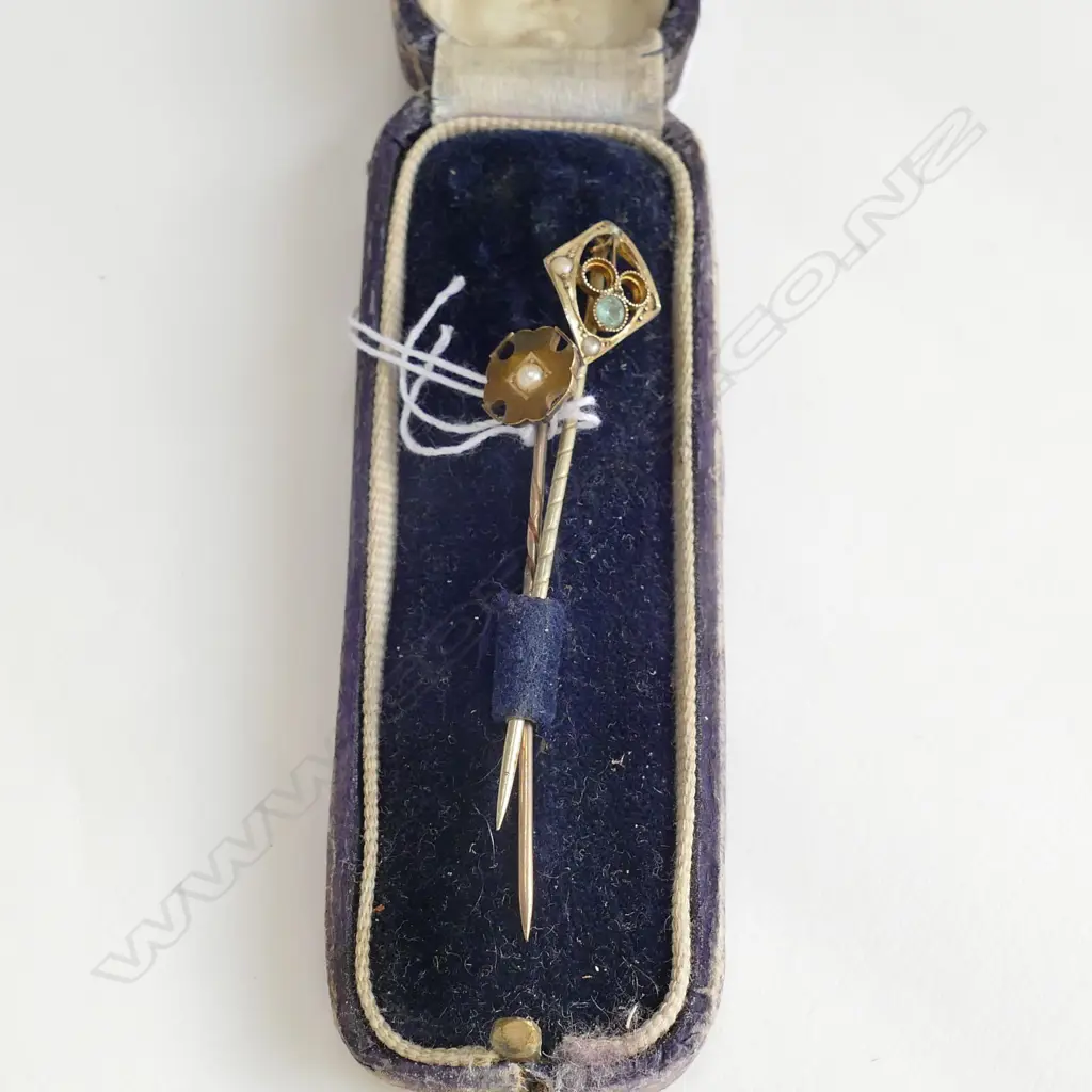 2 9ct GOLD TIE PINS, SET WITH PEARLS & AQUAMARINE (STONES MISSING) Image 1++