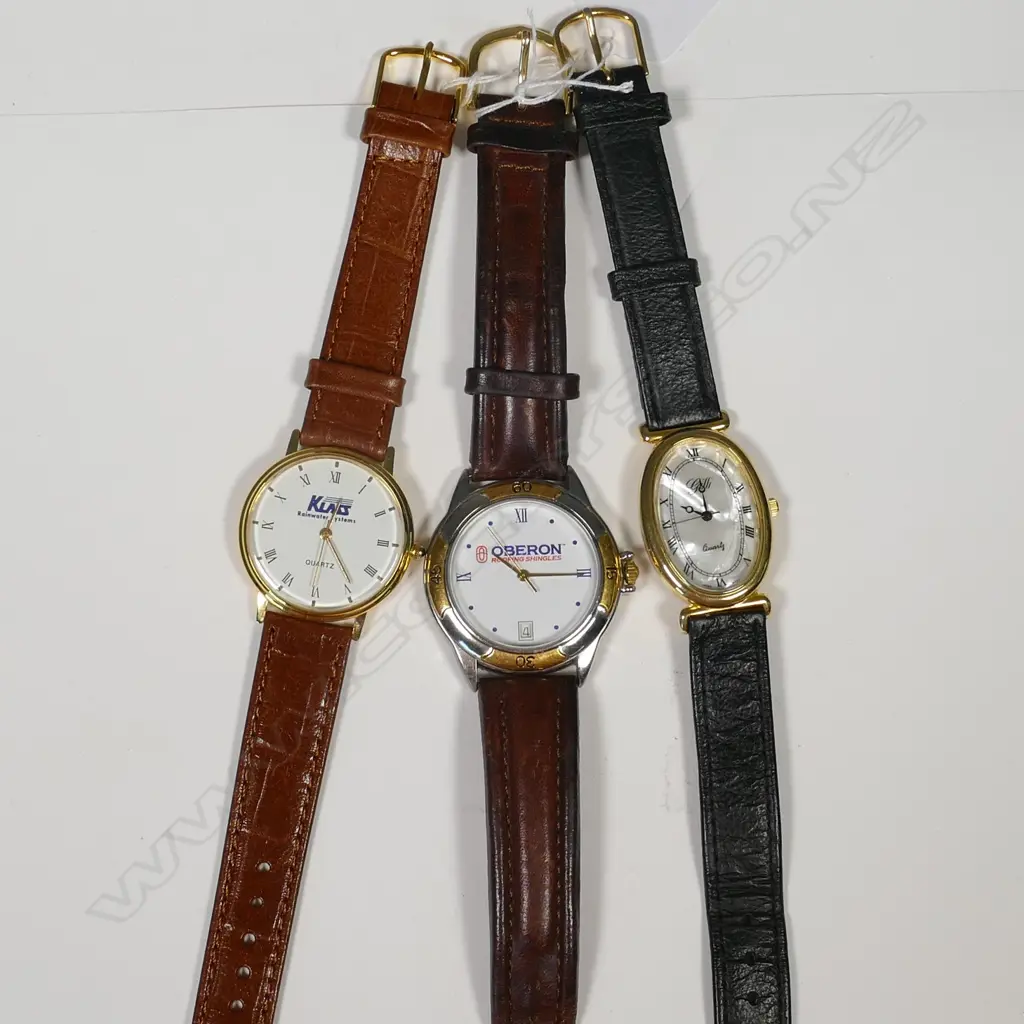 THREE ASSORTED WRISTWATCHES Image 1++