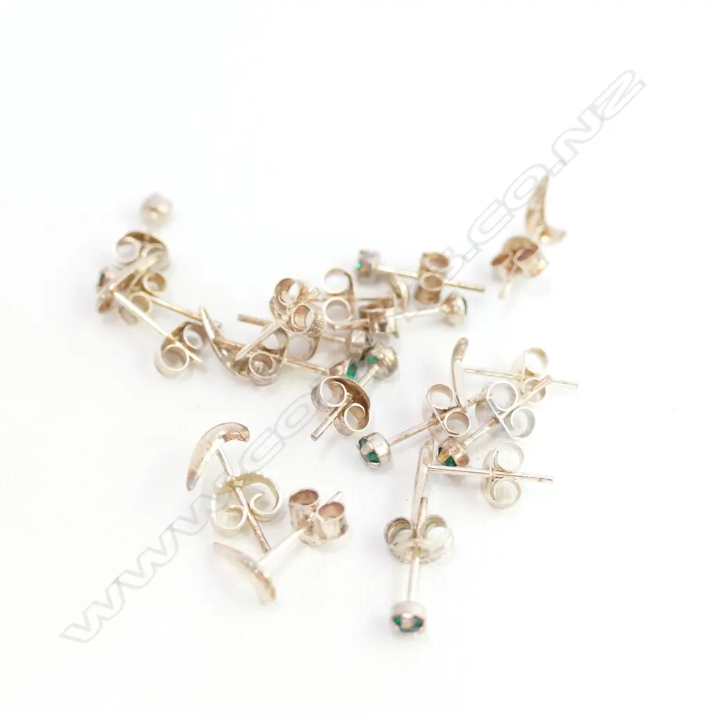 COLLECTION OF STG SILVER EAR STUDS WITH STONES Image 1++