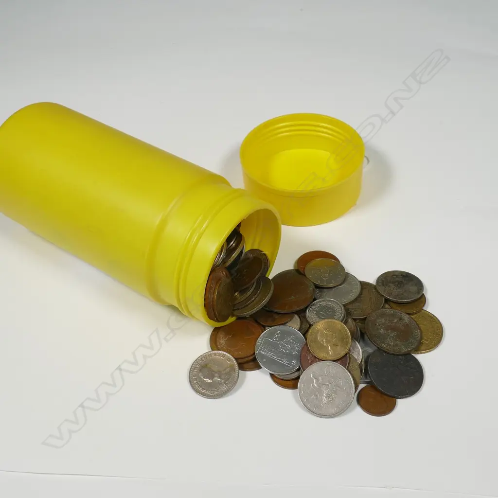 ASSORTED WORLD COIN COLLECTION Image 1++