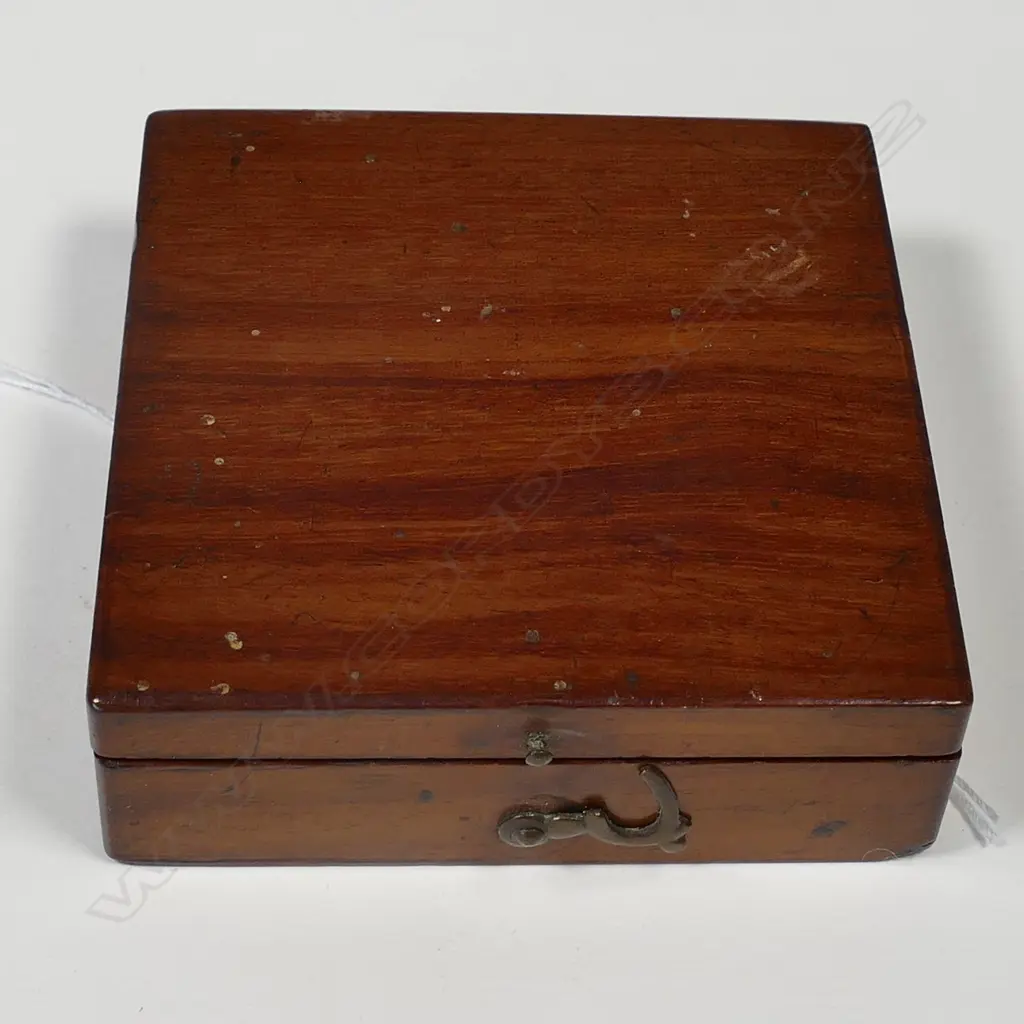 ANTIQUE COMPASS IN MAHOGANY BOX - NOT WORKING Image 1++