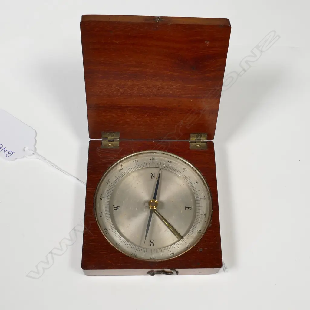 ANTIQUE COMPASS IN MAHOGANY BOX - NOT WORKING Image 1++