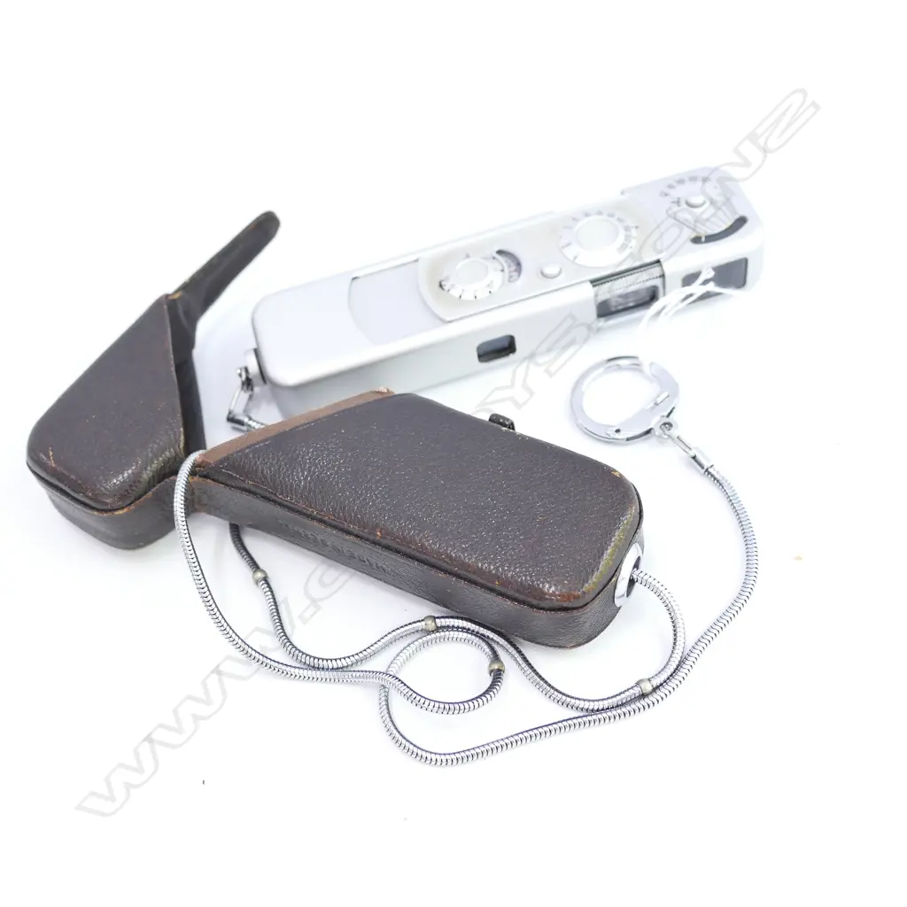 MINOX MINIATURE SPY CAMERA IN LEATHER CASE  Image 1++