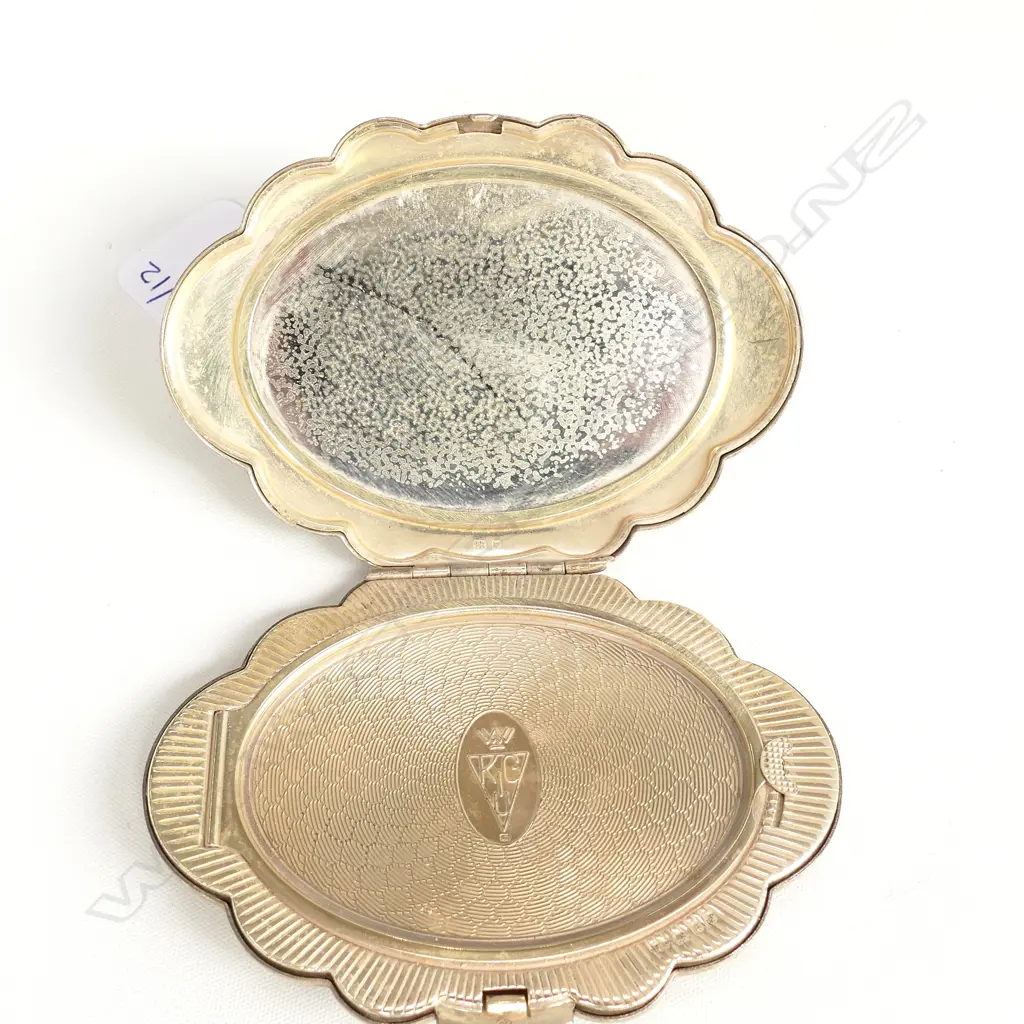 STG SILVER CLAMSHELL COMPACT, LONDON 1961  Image 1++