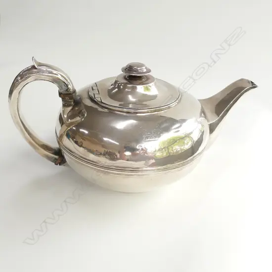 SILVER TEAPOT, LONDON 1825 by REBECCA EAMES & EDW BARNARD. 827gm