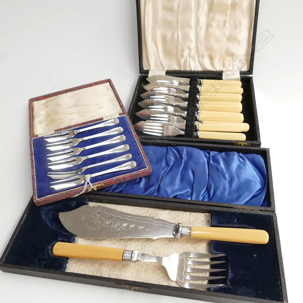BOXED SILVER PLATE CUTLERY X 3 Image 1++