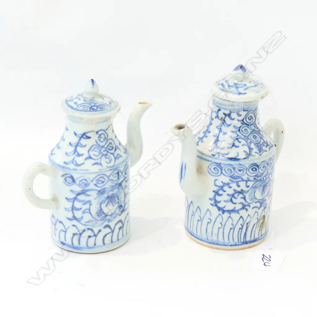 PR 19thC CHINESE PORCELAIN BLUE & WHITE EWERS (SMALL FRITS) Image 1++