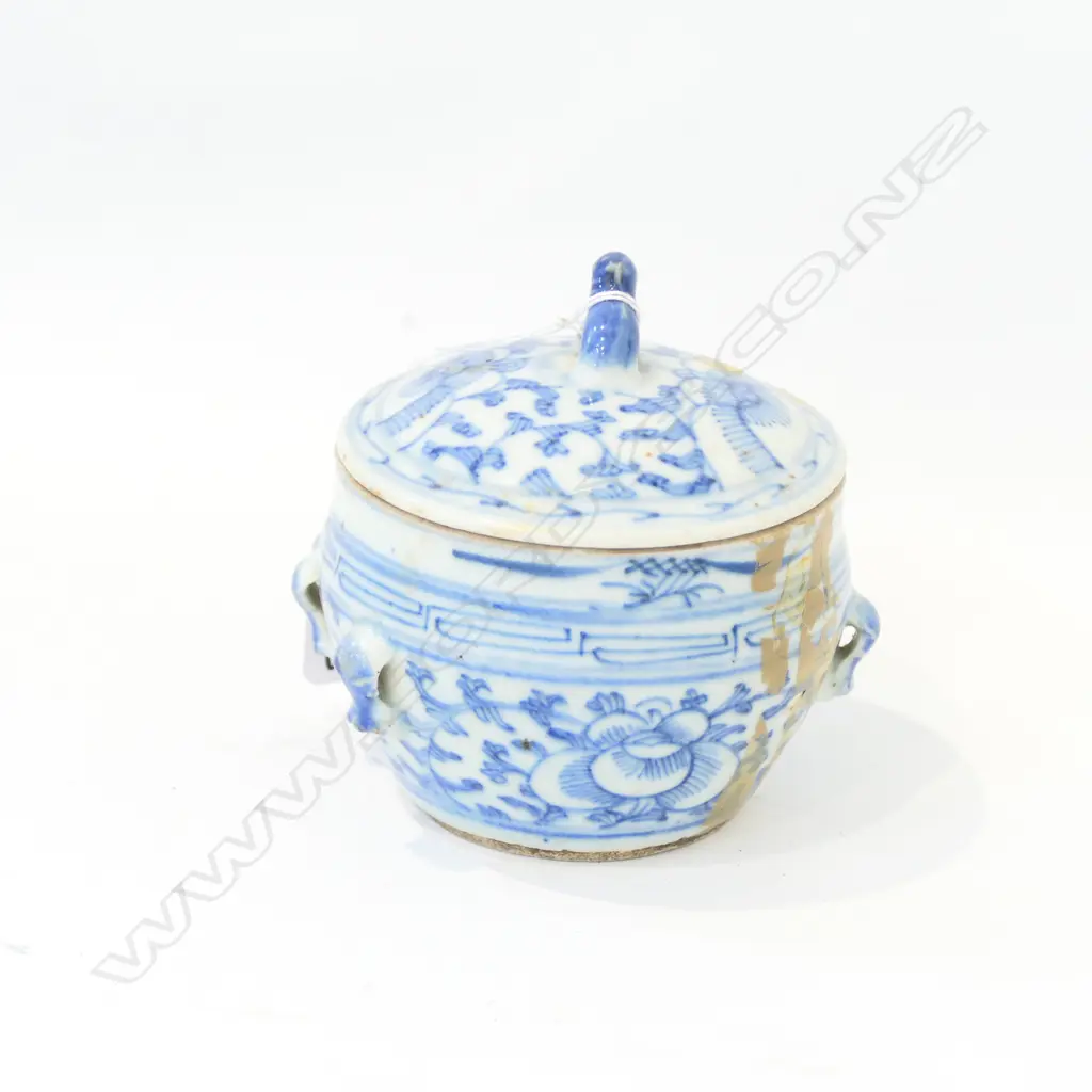 SMALL PROVINCIAL CHINESE BLUE & WHITE JAR w ASSOCIATED COVER Image 1++