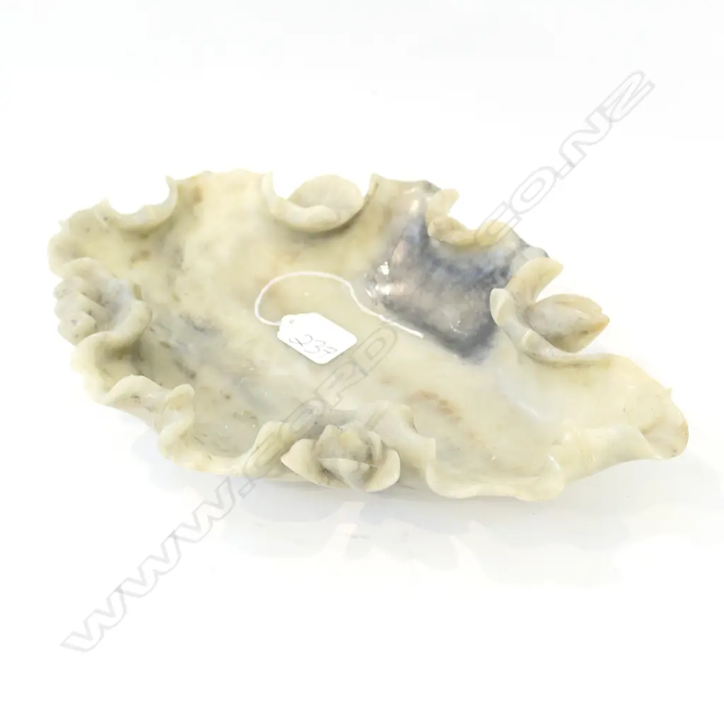 SOAPSTONE BRUSHWASHER DISH AS A LOTUS LEAF (SMALL RIM FRITS) Image 1++