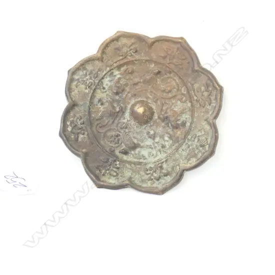 CHINESE BRONZE MIRROR OF FLOWERHEAD SHAPE
