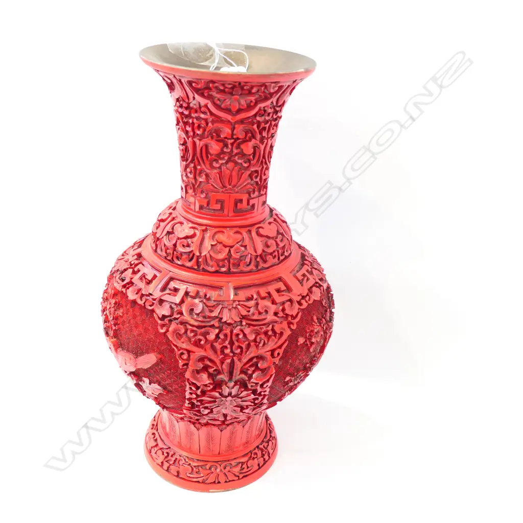 RED ORIENTAL VASE 300MM H Image 1++