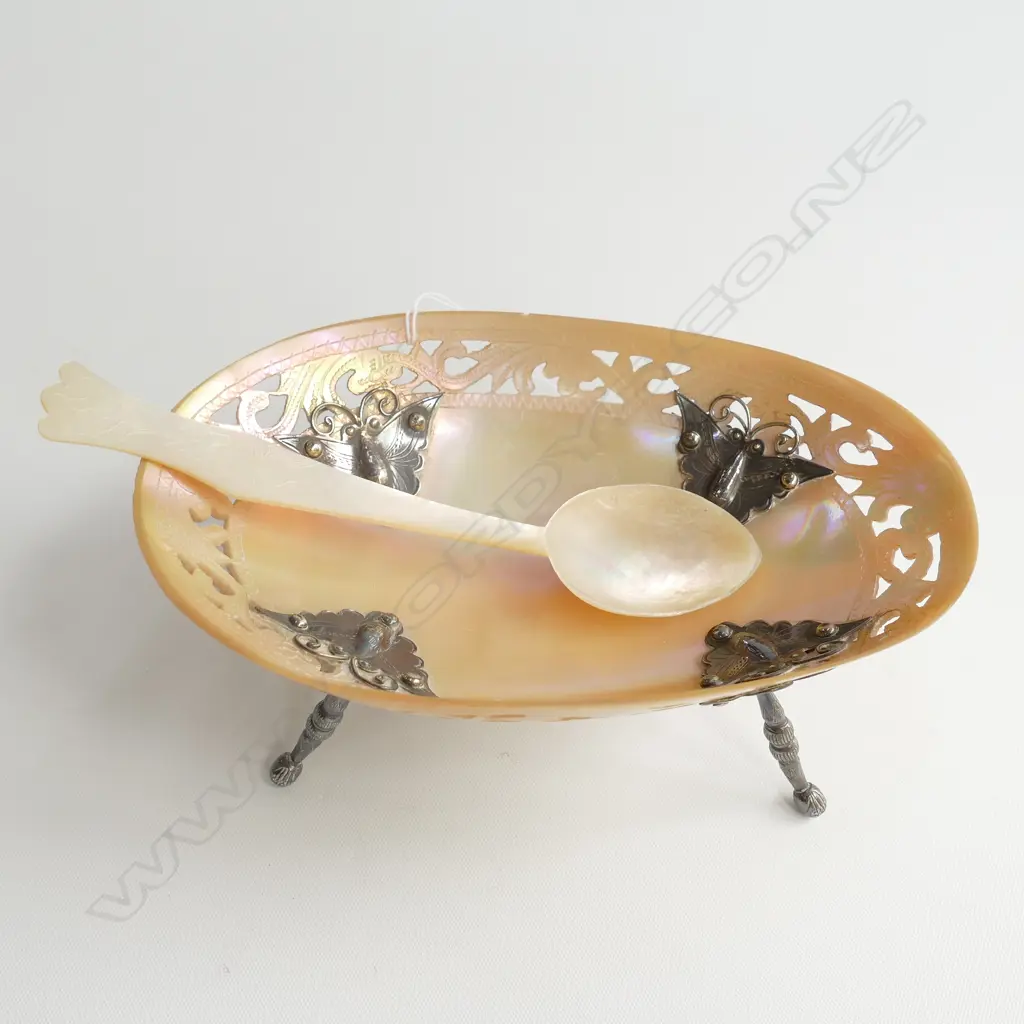 VINTAGE SILVER & MOP SHELL DISH + SPOOM Image 1++