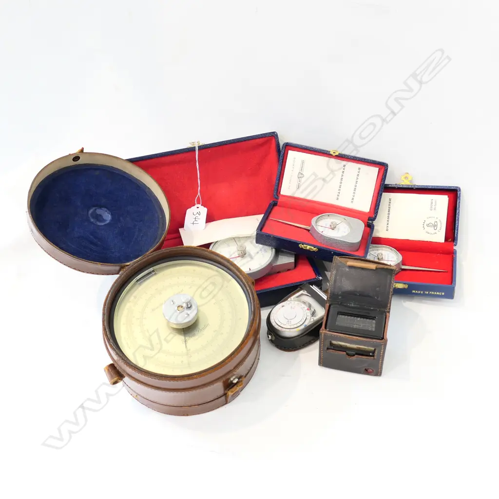 6 VINTAGE CASED SCIENTIFIC INSTRUMENTS; DYNAMOMETERS ETC Image 1++
