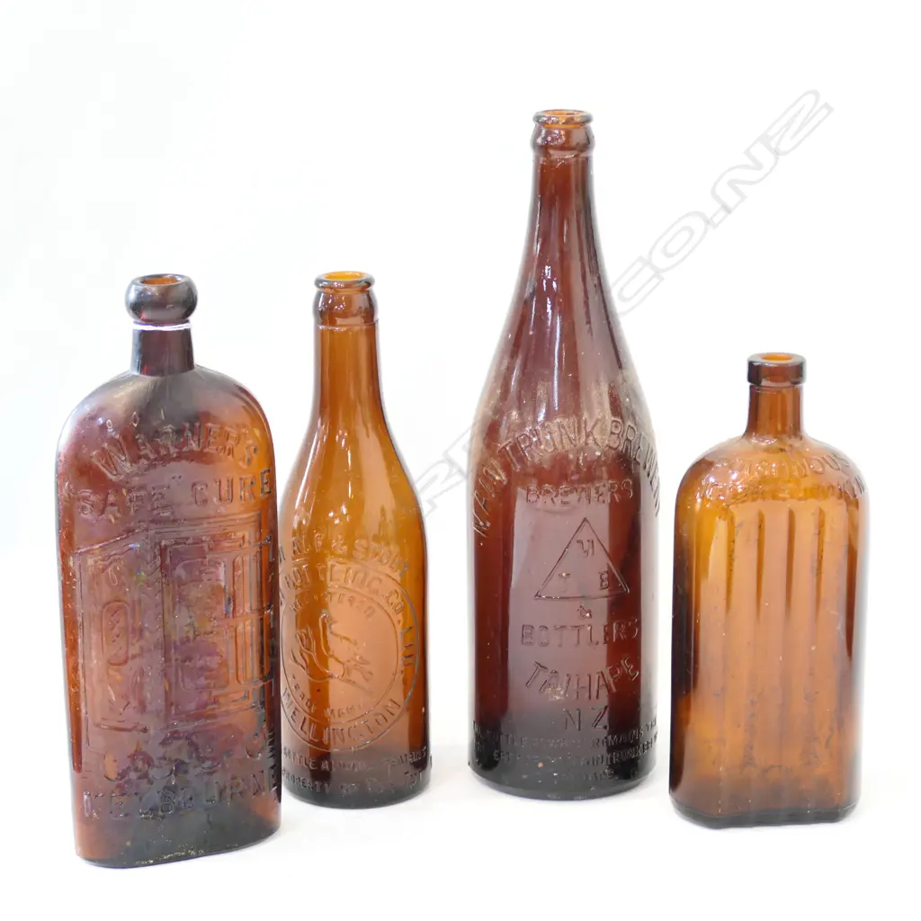 COLLECTION 4 BROWN BOTTLES INCL. WARNERS SAFE CURE MELBOURNE Image 1++