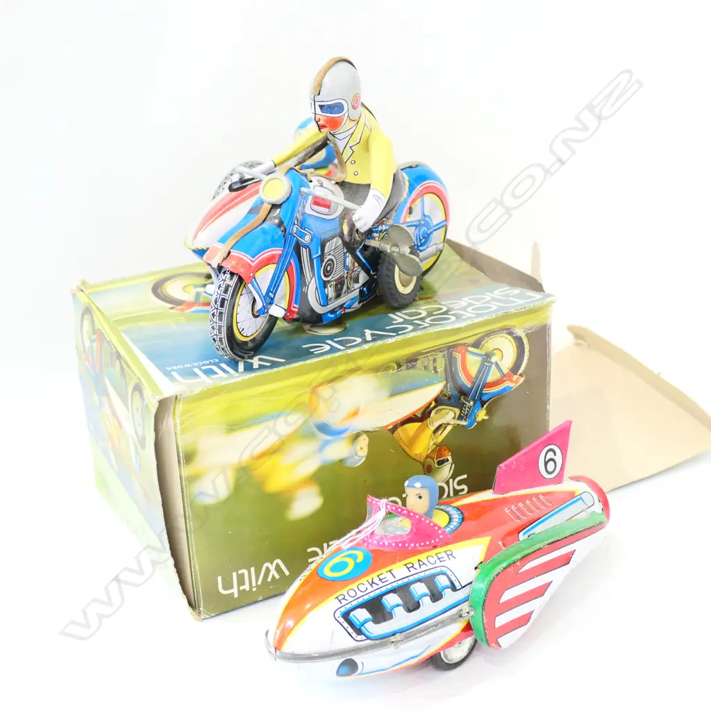 TIN BOAT RACER AND BOXED MOTOCYCLE WITH SIDE CAR Image 1++