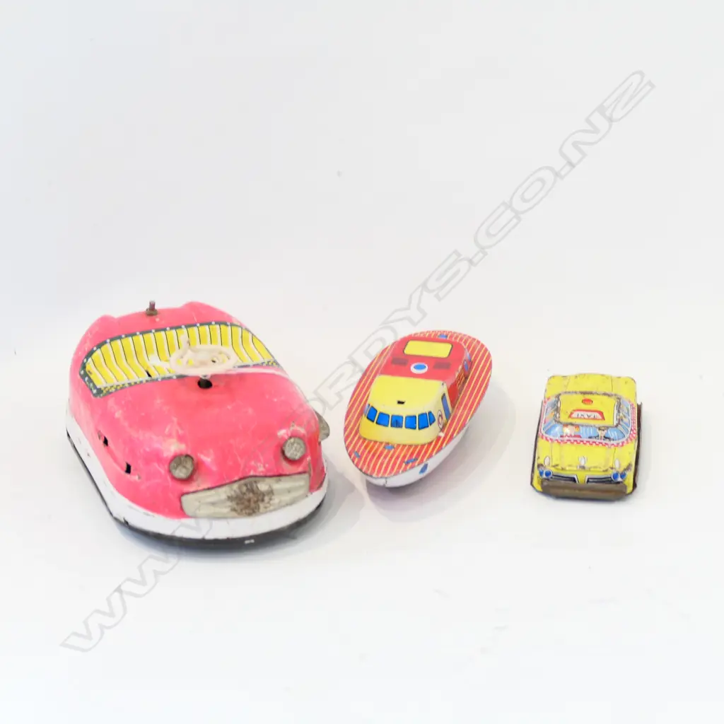 3 TIN TOYS; BUMPER CAR, BOAT AND TAXI Image 1++