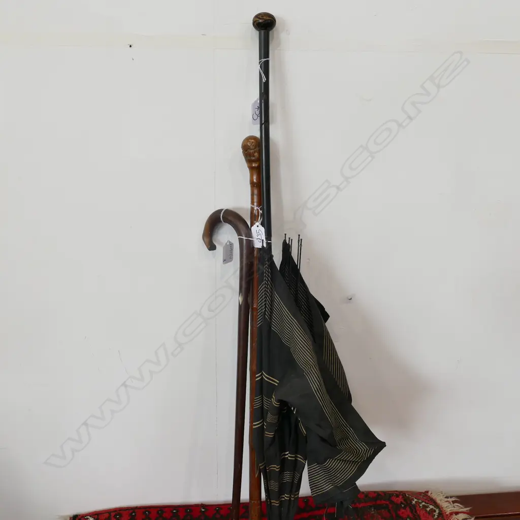 VINTAGE UMBRELLA AND 2 WALKING STICKS 630MM Image 1++