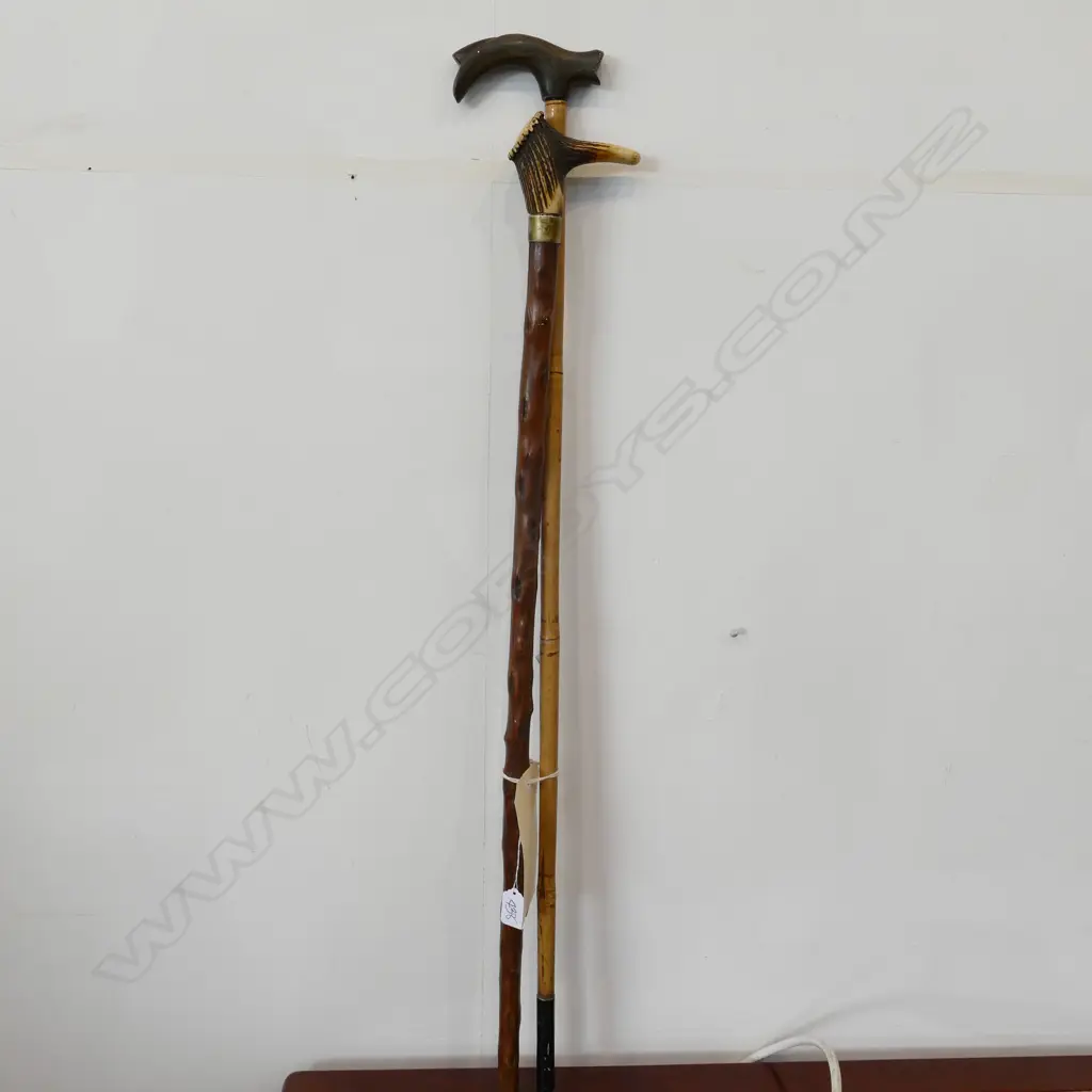 2 VINTAGE WALKING STICKS; DEER ANTLER OTHER HORN HANDLE 950MM L Image 1++