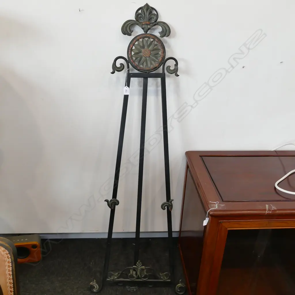 METAL EASEL 1360 MM Image 1++