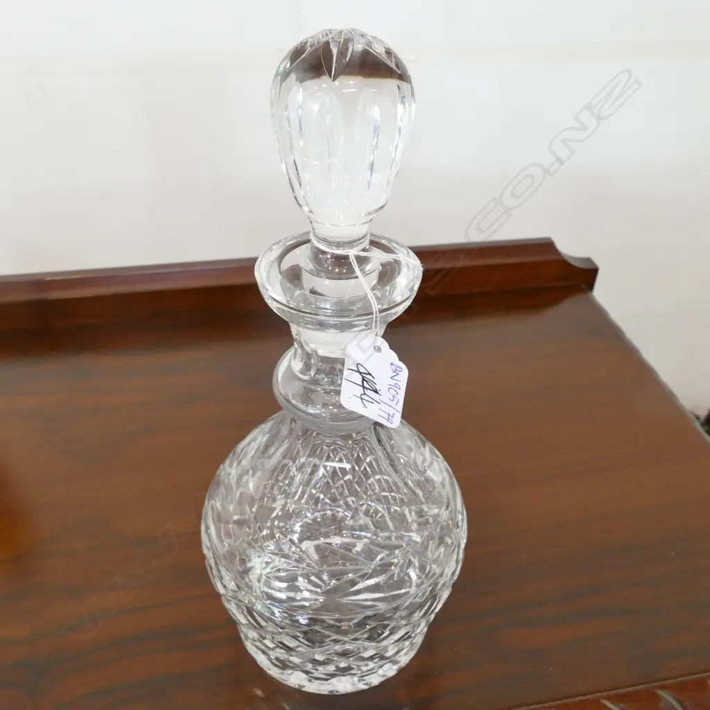 WATERFORD CUT CRYSTAL DECANTER Image 1++
