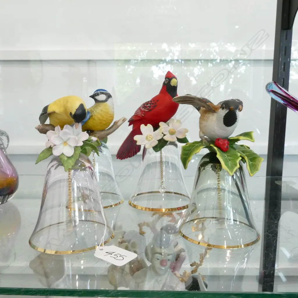 4 HAND PAINTED PORCELAIN BIRD BELLS ONE AF Image 1++