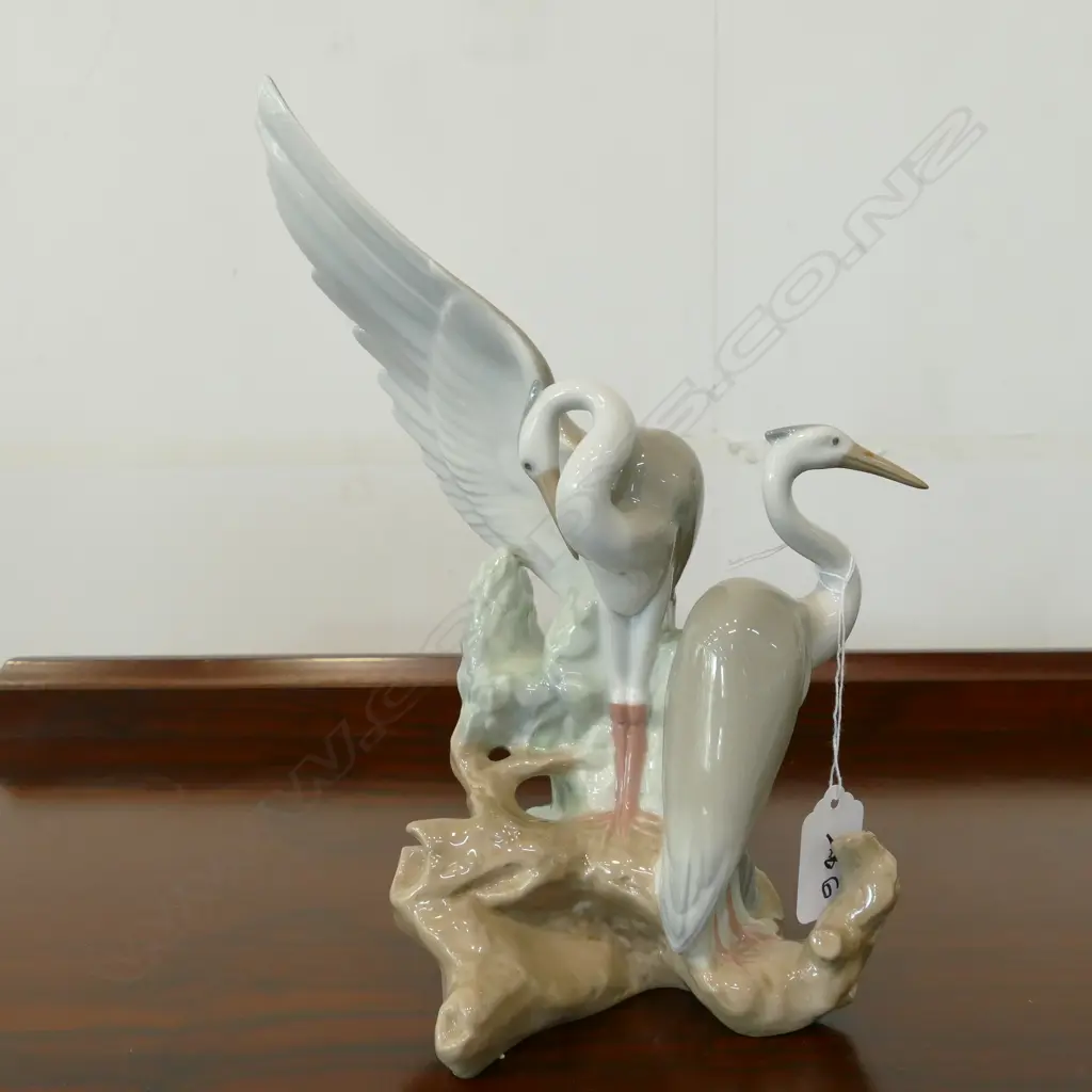 NAO HERONS FIGURINE 260MM H Image 1++