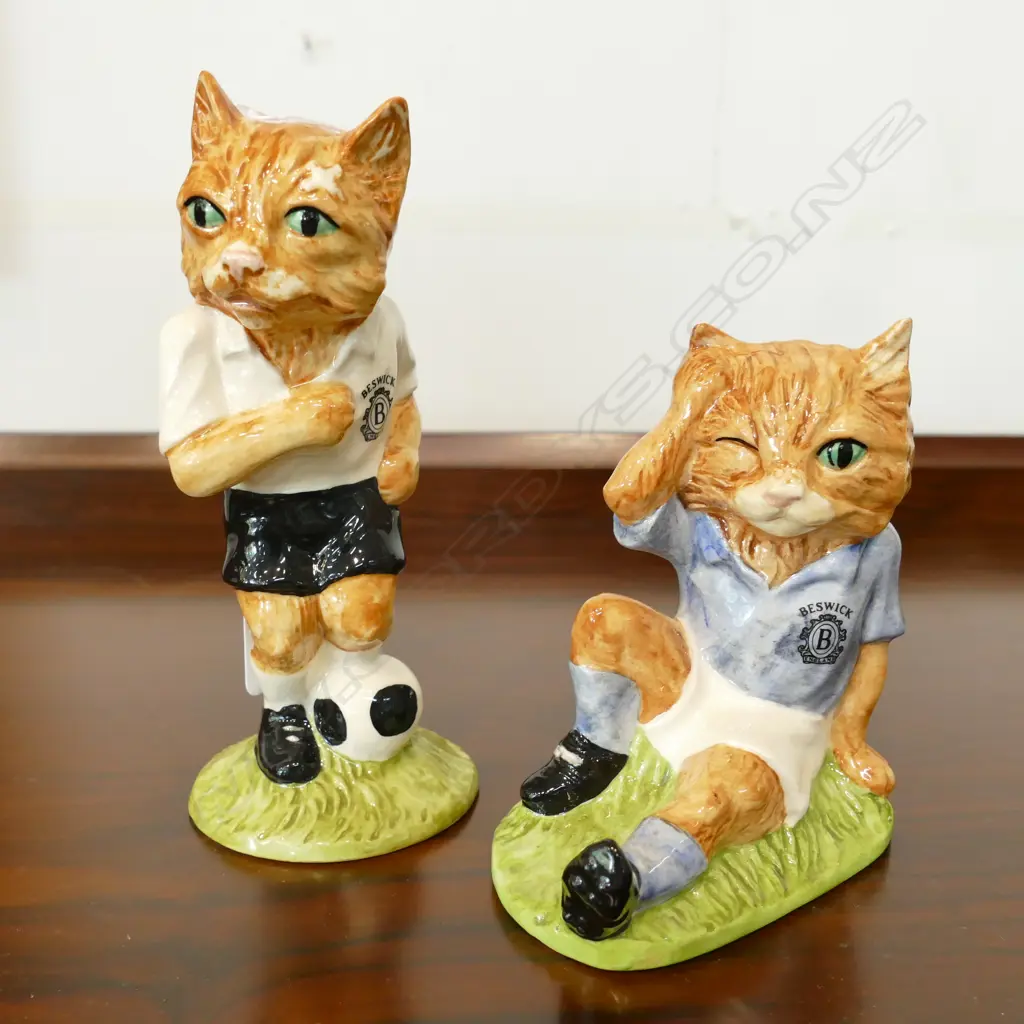 2  BESWICK FIGURES FROM "FOOTBALL FELINES" SERIES H.140MM Image 1++